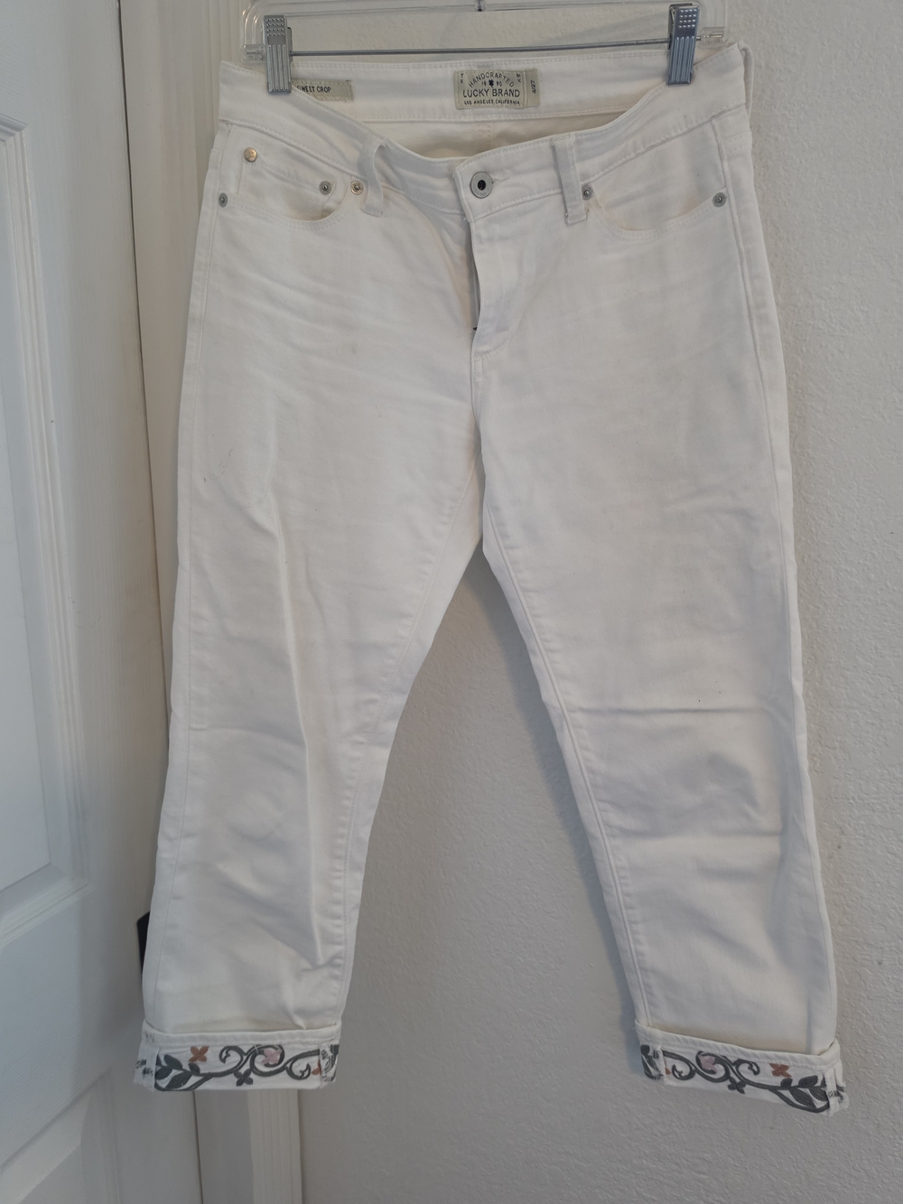 Lucky Brand White Embroidered Cuff Men’s Jeans